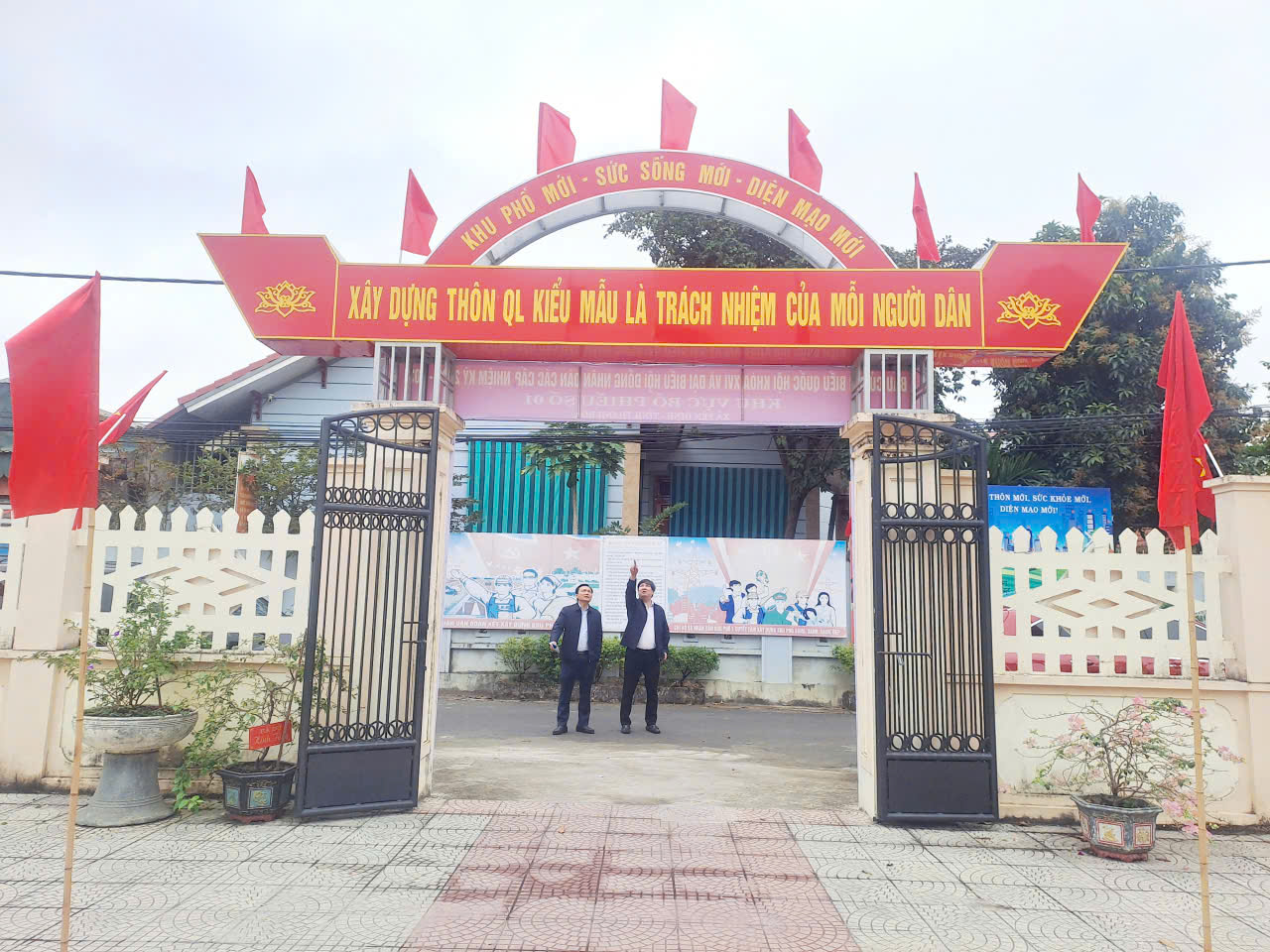 Anh-tin-bai